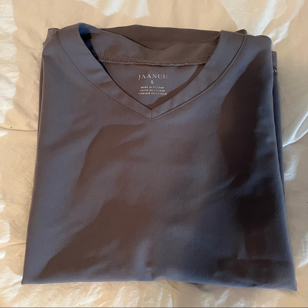 Jaanuu Scrub Top